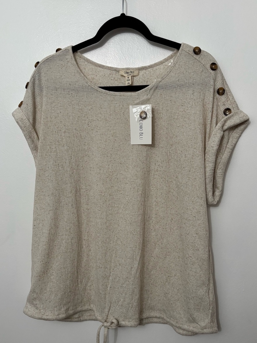 Como Blu Women's Cream Button-Shoulder Short Sleeve Top